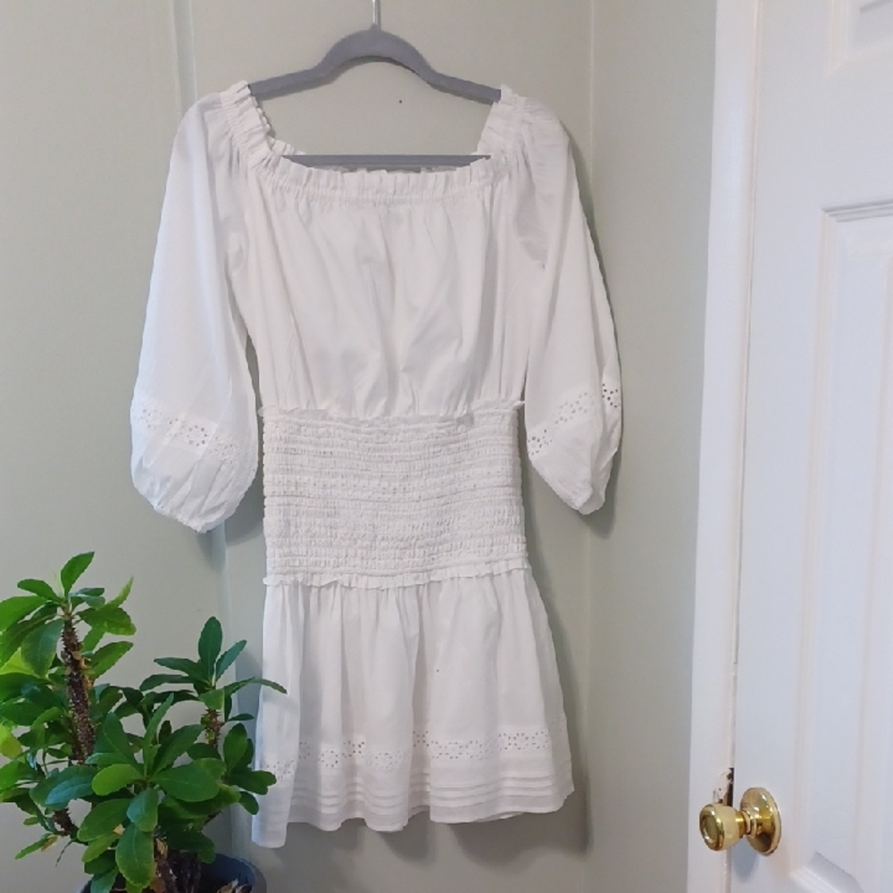 Gianni Bini Sz XS, pure White, Elbow Puff Sleeve, Mini  Dress. Elastized Midriff